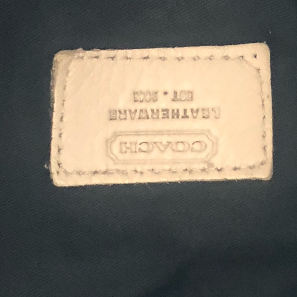 Coach bag and Hat - Picture 3 of 4